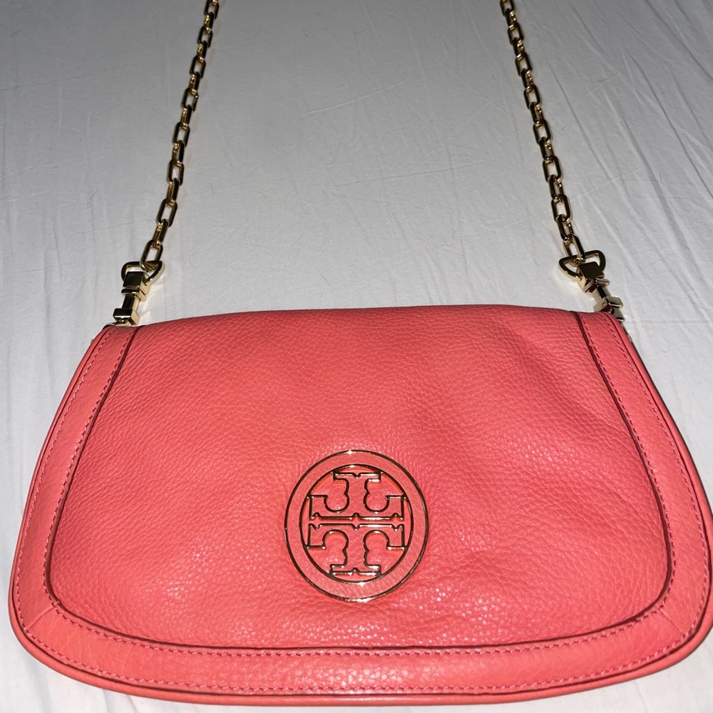 Tory Burch Amanda Logo Clutch